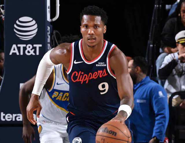 178足球直播在线观看免费-打疯了!快船最多领先23分:伦纳德轰20分4板,新星重伤离场